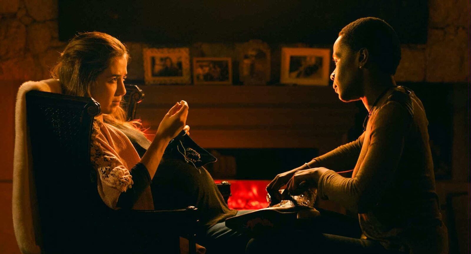 Marjorie Estiano e Isabél Zuaa em cena de “As Boas Maneiras” (2017) / Imagem: Divulgação